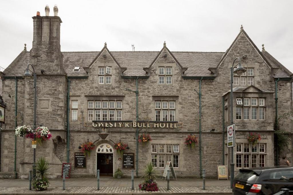 The Bull Hotel Llangefni Εξωτερικό φωτογραφία