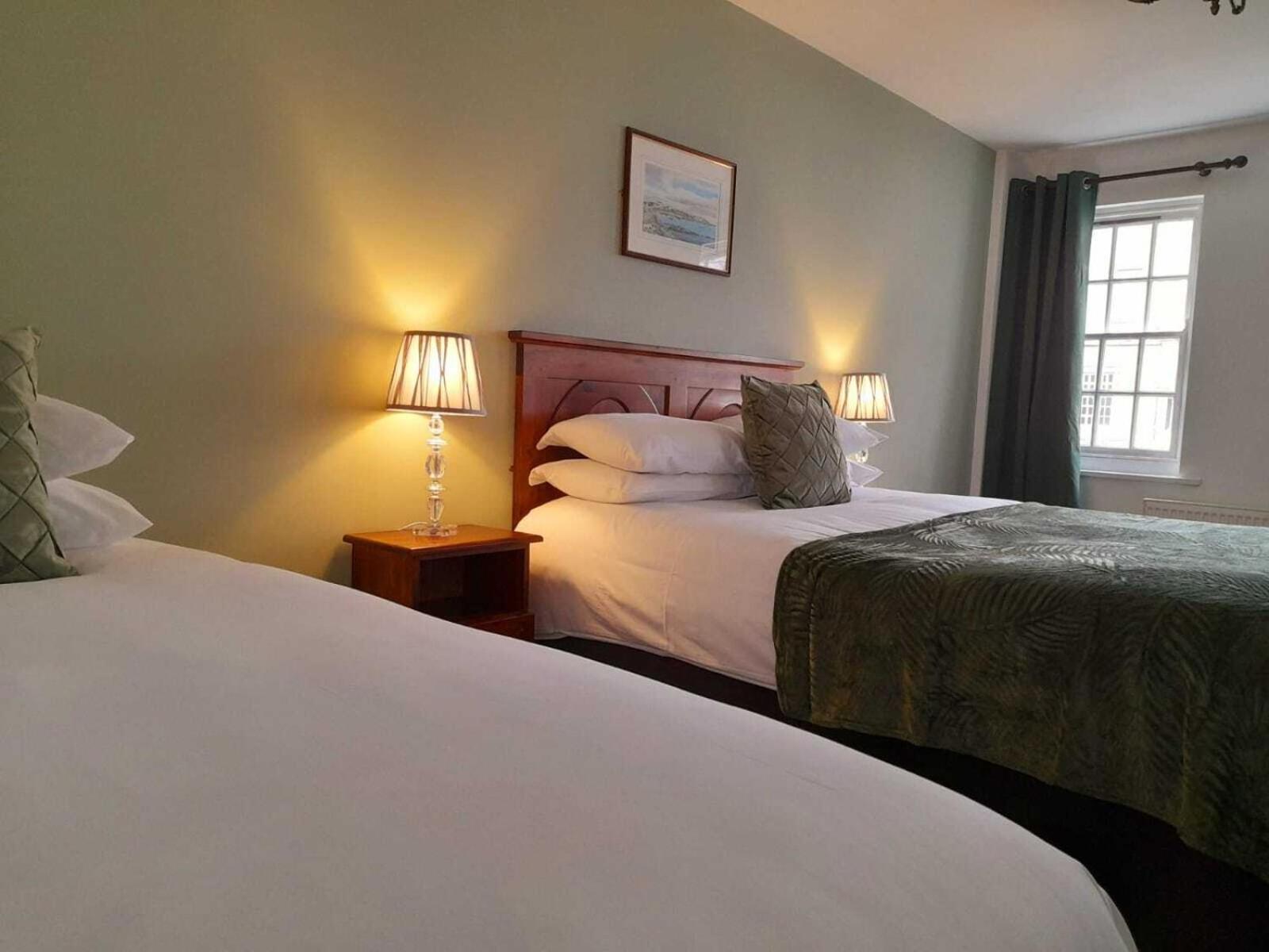 The Bull Hotel Llangefni Εξωτερικό φωτογραφία