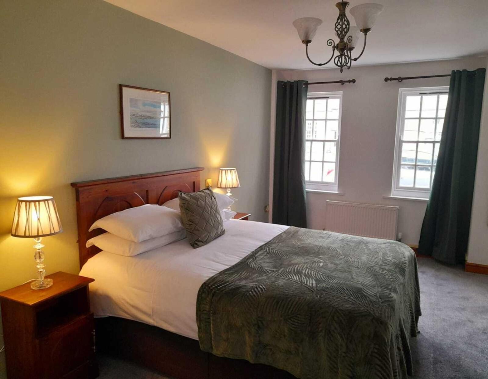 The Bull Hotel Llangefni Εξωτερικό φωτογραφία