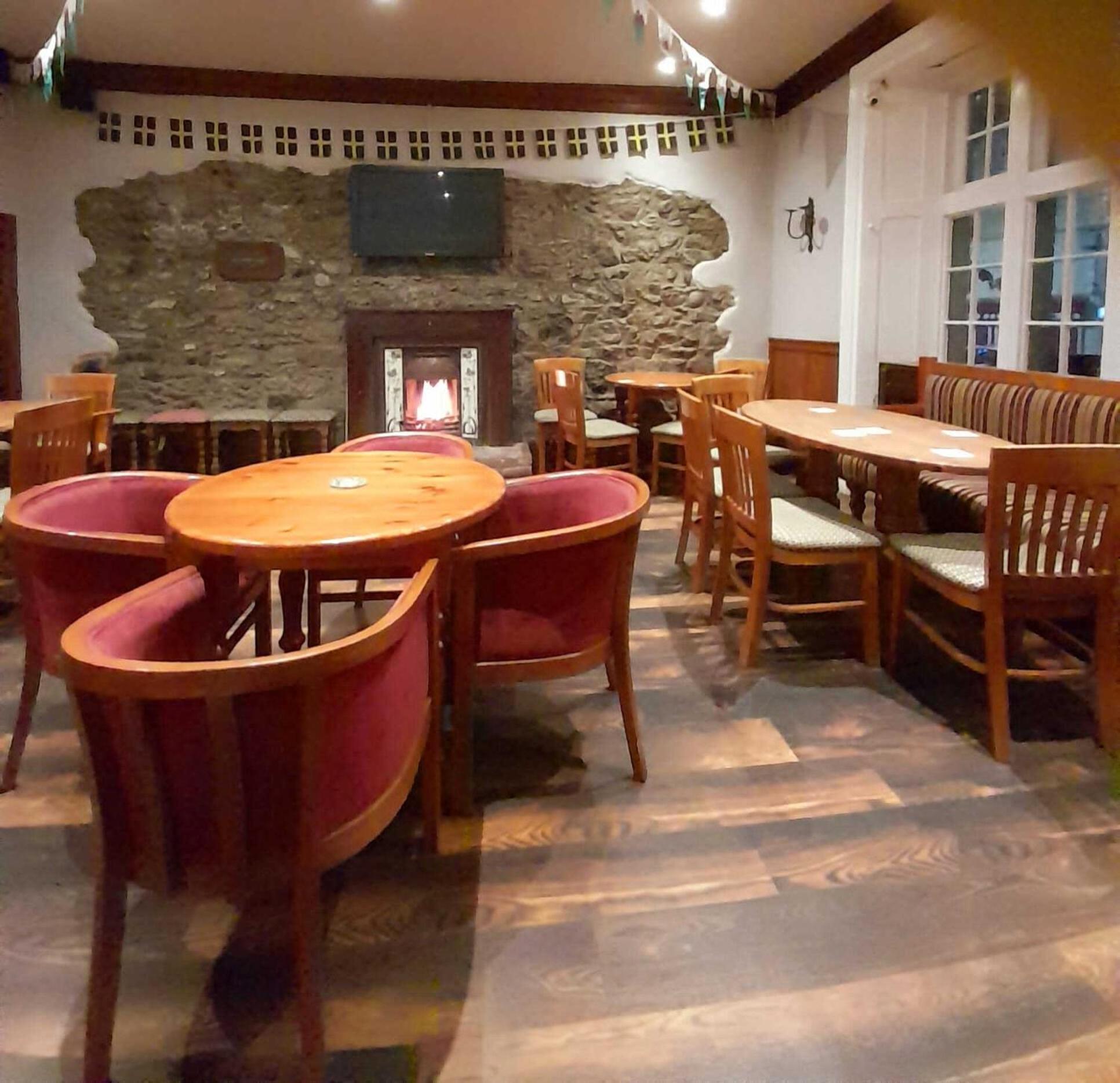 The Bull Hotel Llangefni Εξωτερικό φωτογραφία
