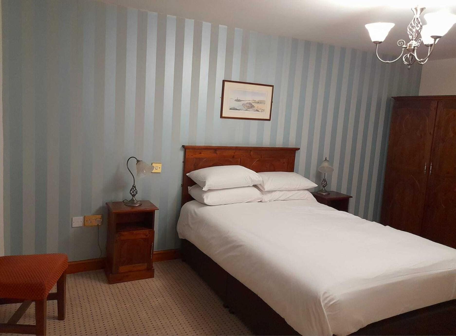 The Bull Hotel Llangefni Εξωτερικό φωτογραφία